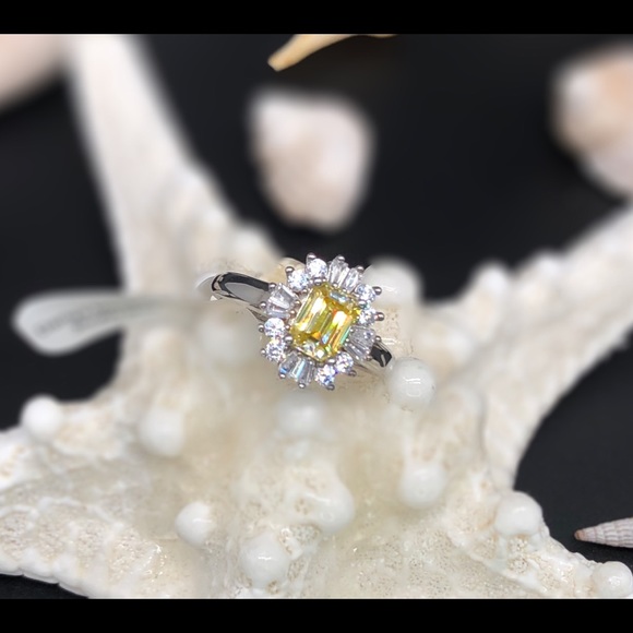 1ct yellow moissanite ring with Certificate - Picture 5 of 10